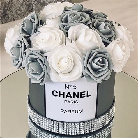 chanel flower car